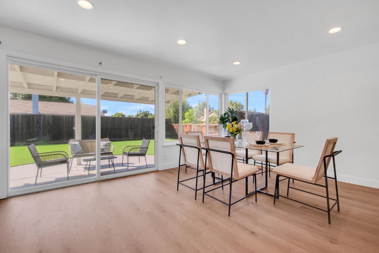 Detail Gallery Image 8 of 37 For 227 Martinvale Ln, San Jose,  CA 95119 - 4 Beds | 2 Baths