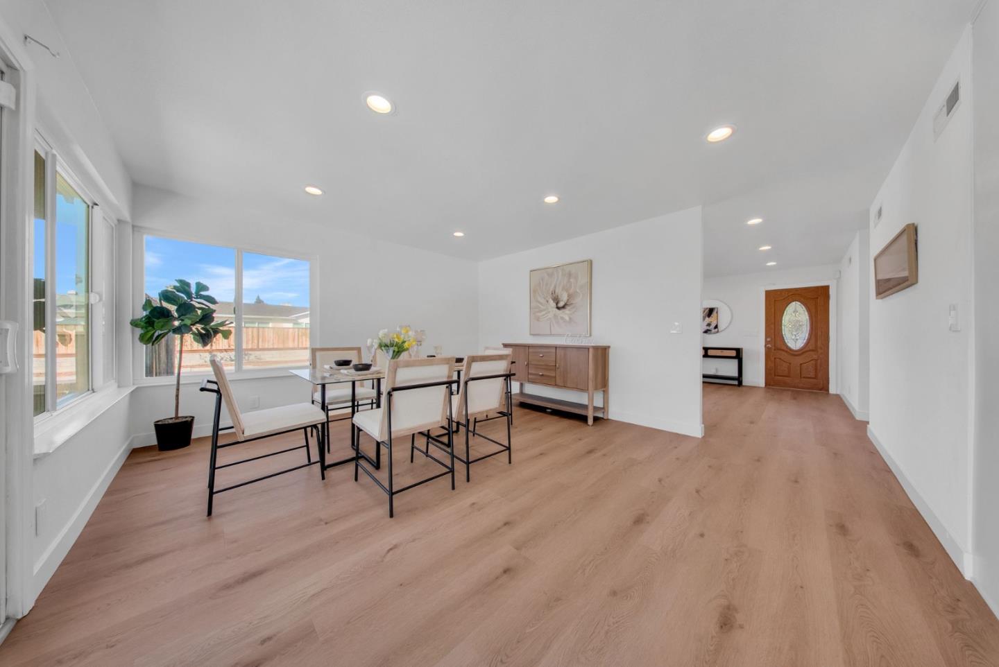Detail Gallery Image 9 of 37 For 227 Martinvale Ln, San Jose,  CA 95119 - 4 Beds | 2 Baths