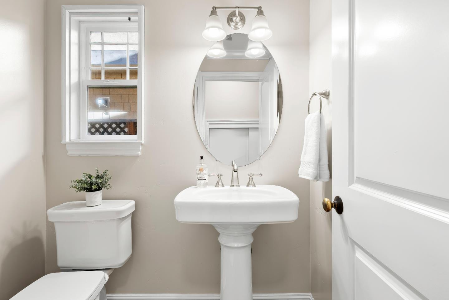 Detail Gallery Image 15 of 48 For 137 Kennedy Ave, Campbell,  CA 95008 - 3 Beds | 2/1 Baths