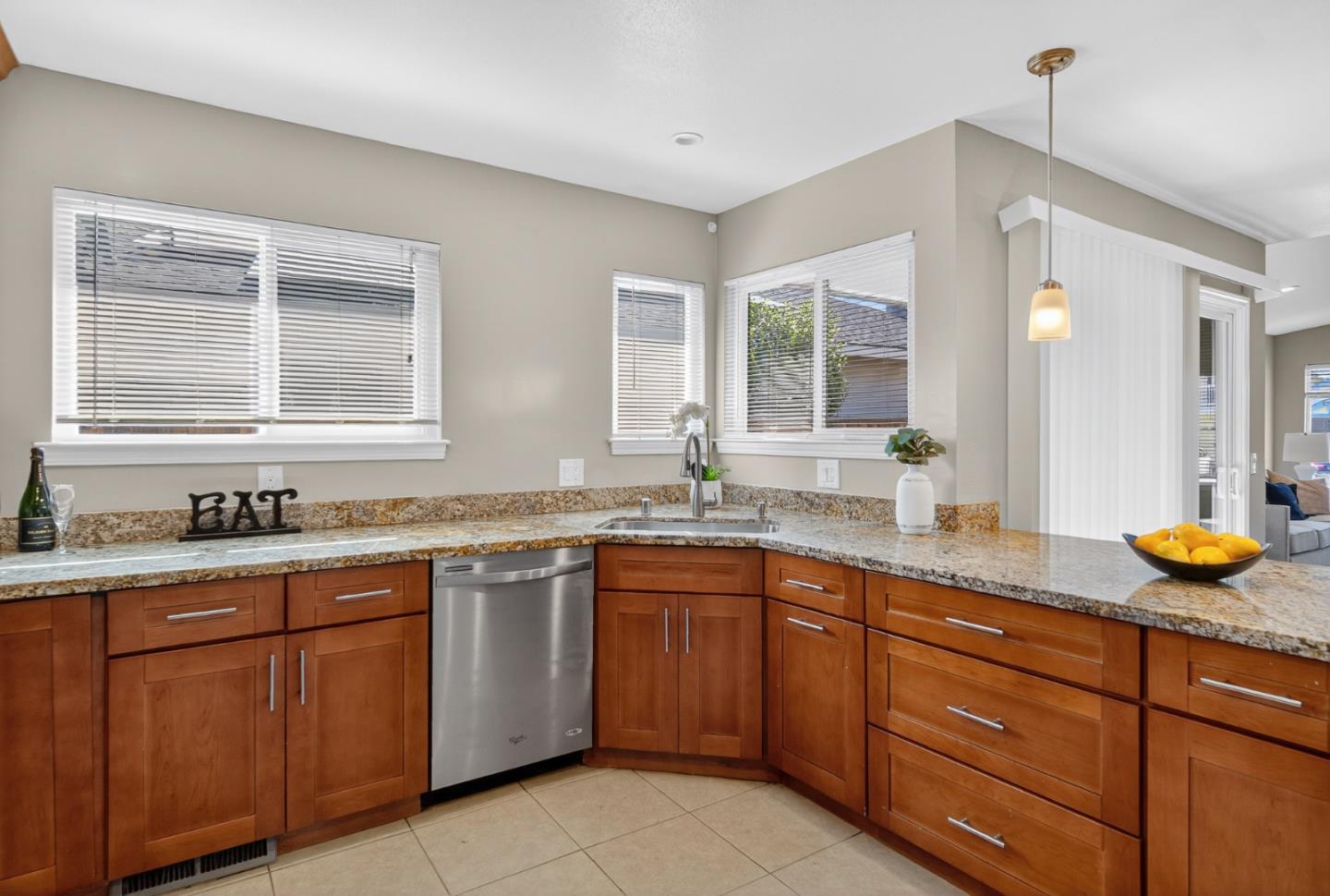 Detail Gallery Image 10 of 30 For 125 Juneberry, San Jose,  CA 95136 - 5 Beds | 2 Baths