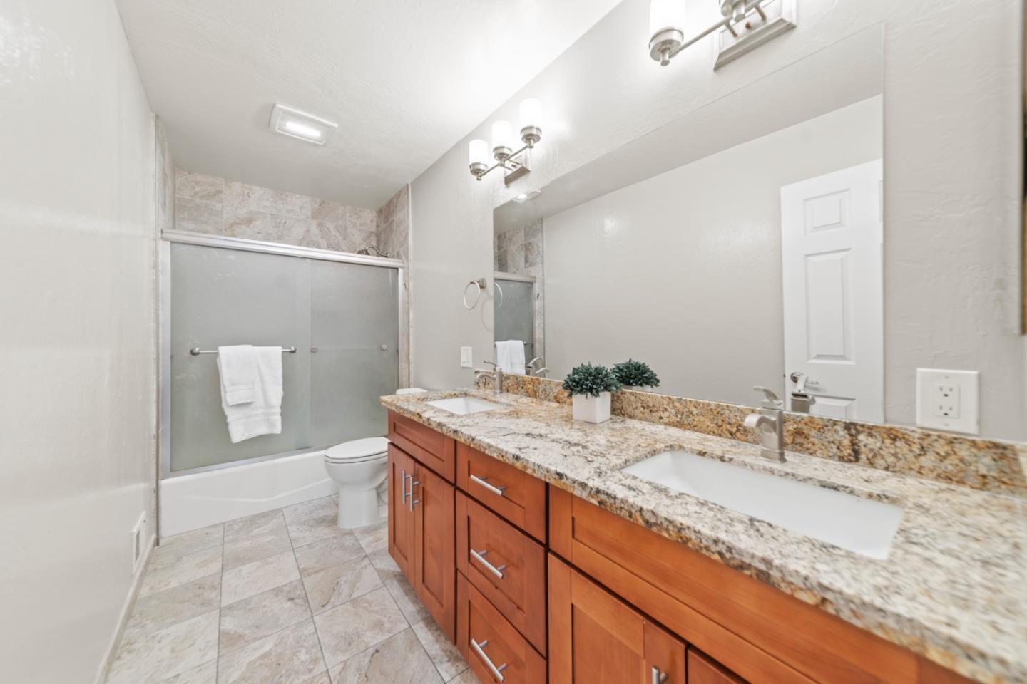 Detail Gallery Image 17 of 30 For 125 Juneberry, San Jose,  CA 95136 - 5 Beds | 2 Baths