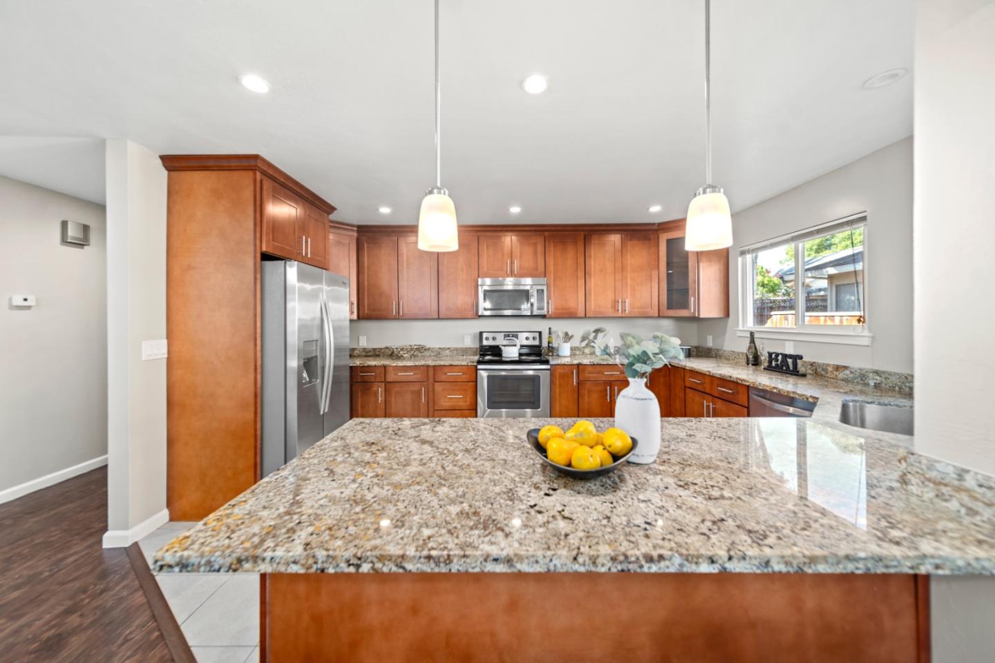 Detail Gallery Image 8 of 30 For 125 Juneberry, San Jose,  CA 95136 - 5 Beds | 2 Baths