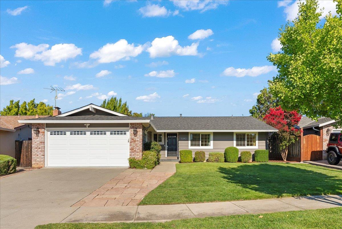 Detail Gallery Image 2 of 39 For 5342 Rucker Dr, San Jose,  CA 95124 - 3 Beds | 2 Baths
