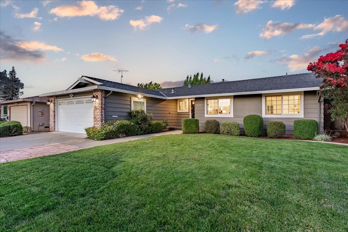 Detail Gallery Image 5 of 39 For 5342 Rucker Dr, San Jose,  CA 95124 - 3 Beds | 2 Baths
