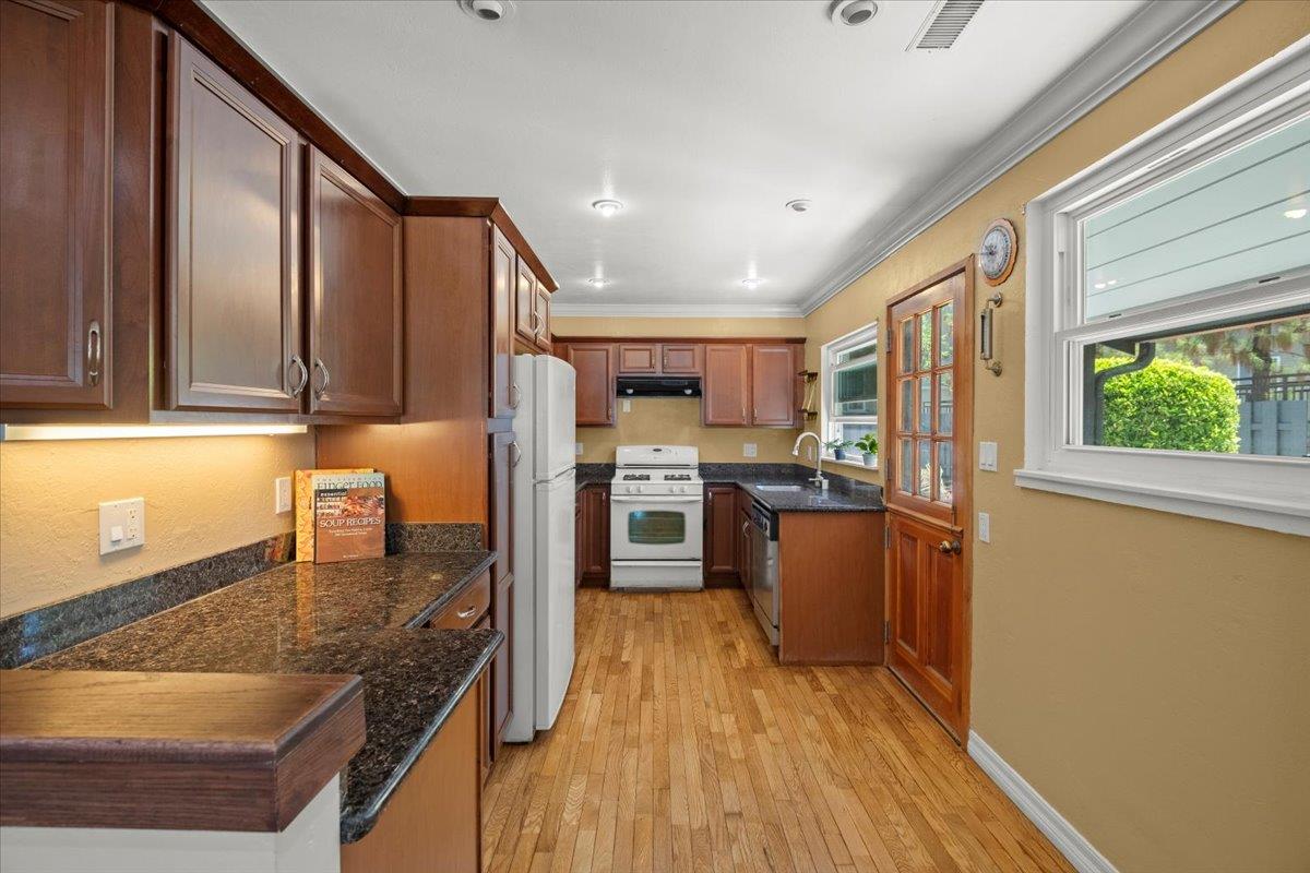 Detail Gallery Image 10 of 26 For 2626 Baldwin Ln, Walnut Creek,  CA 94597 - 2 Beds | 1 Baths