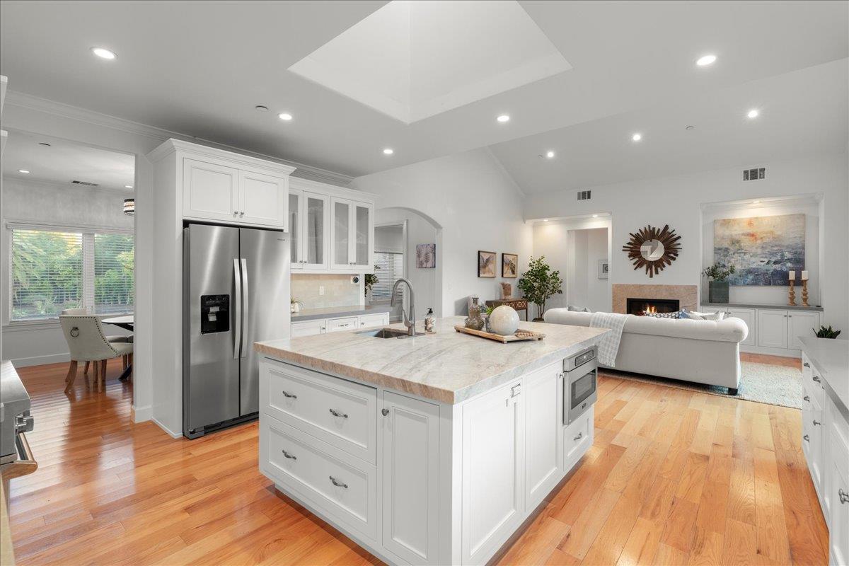 Detail Gallery Image 16 of 57 For 15211 Becky Ln, Monte Sereno,  CA 95030 - 5 Beds | 4/1 Baths