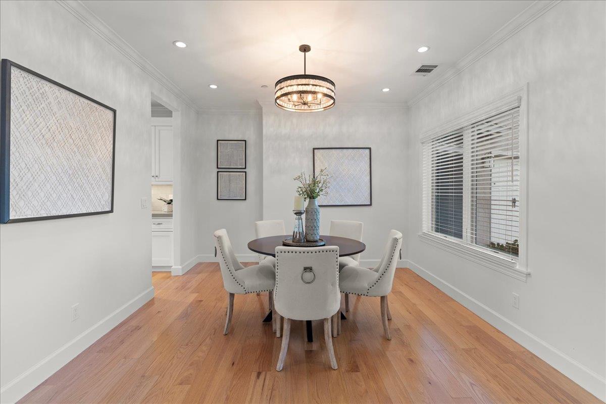 Detail Gallery Image 17 of 57 For 15211 Becky Ln, Monte Sereno,  CA 95030 - 5 Beds | 4/1 Baths
