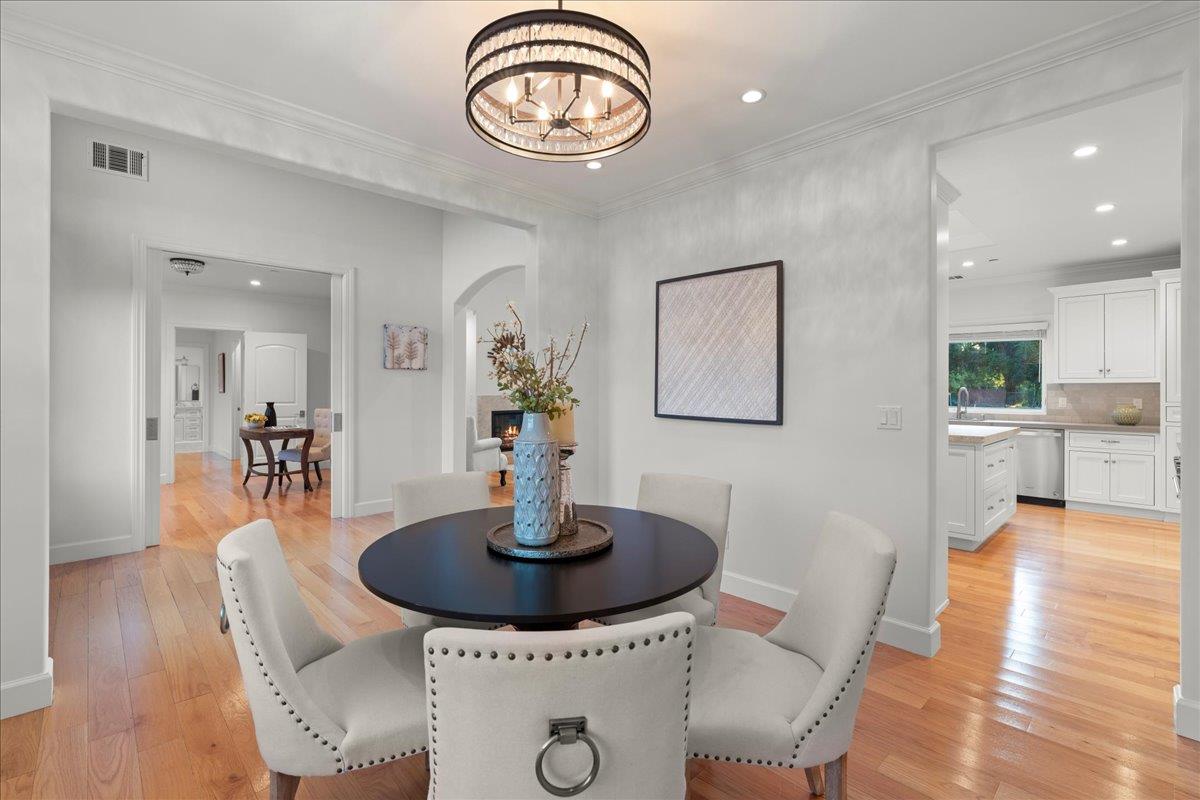 Detail Gallery Image 18 of 57 For 15211 Becky Ln, Monte Sereno,  CA 95030 - 5 Beds | 4/1 Baths