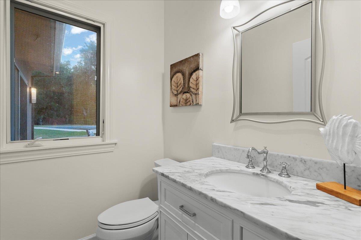 Detail Gallery Image 30 of 57 For 15211 Becky Ln, Monte Sereno,  CA 95030 - 5 Beds | 4/1 Baths