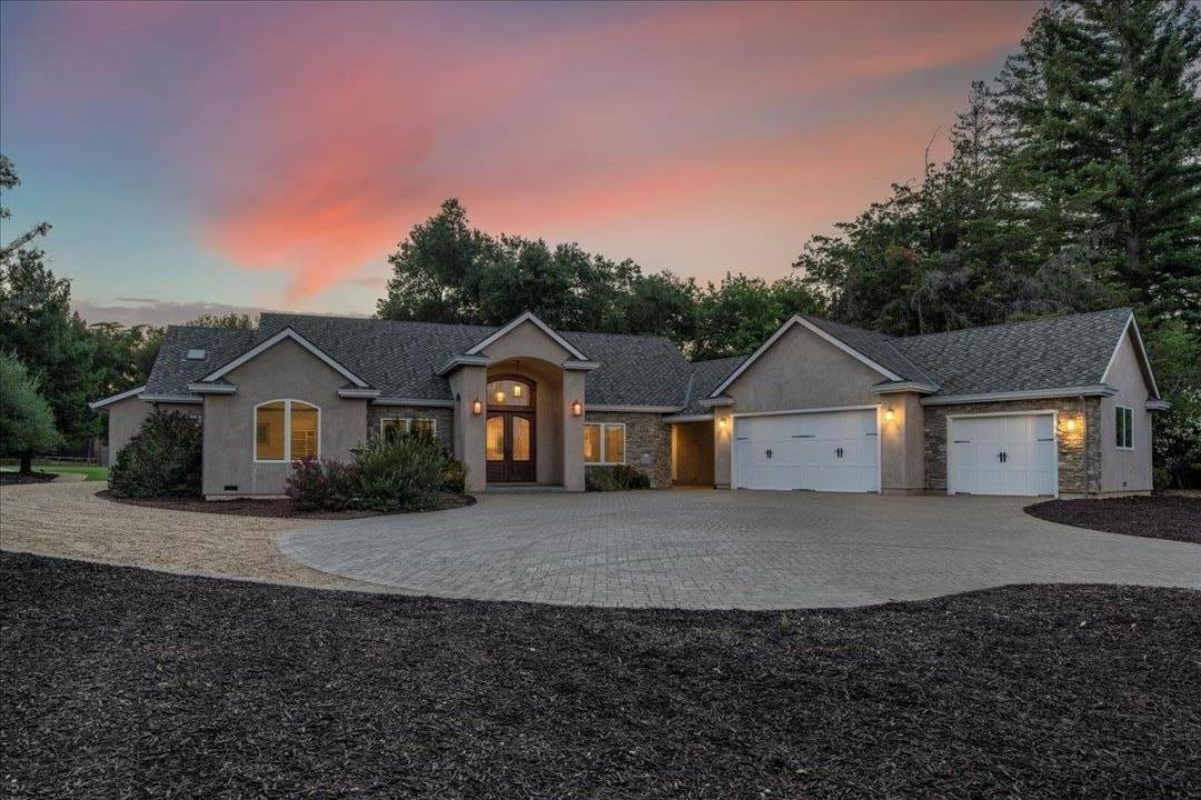 Detail Gallery Image 4 of 57 For 15211 Becky Ln, Monte Sereno,  CA 95030 - 5 Beds | 4/1 Baths