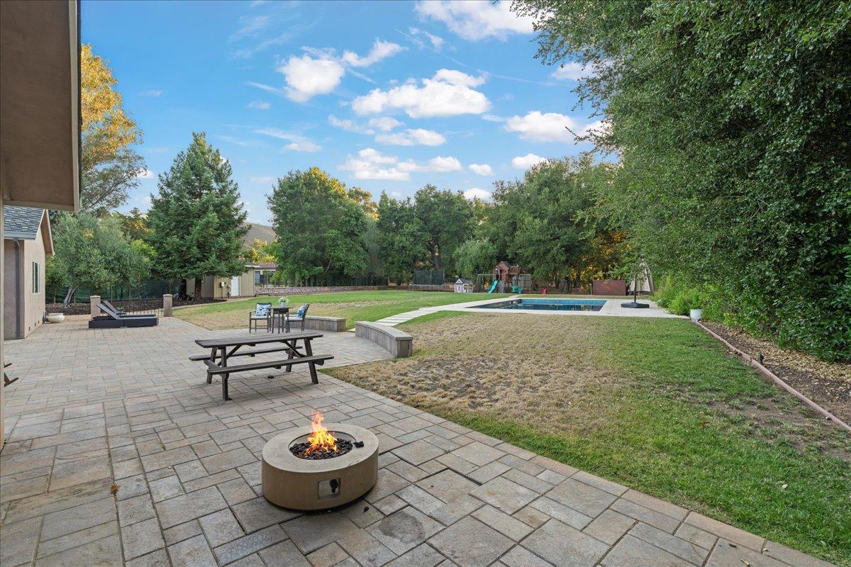 Detail Gallery Image 46 of 57 For 15211 Becky Ln, Monte Sereno,  CA 95030 - 5 Beds | 4/1 Baths