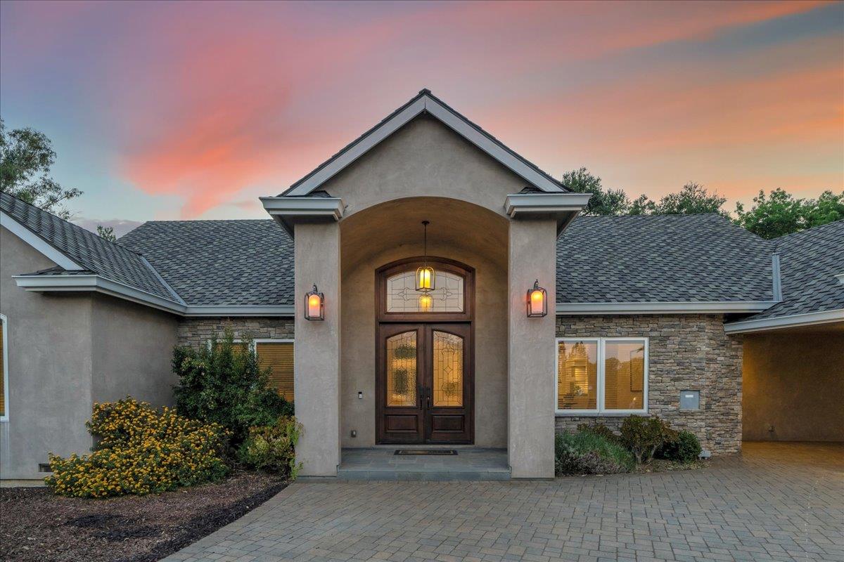 Detail Gallery Image 5 of 57 For 15211 Becky Ln, Monte Sereno,  CA 95030 - 5 Beds | 4/1 Baths