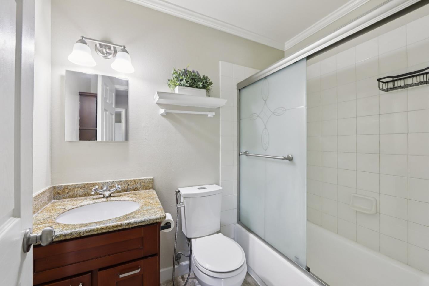 Detail Gallery Image 12 of 23 For 34717 Alvarado Niles Rd #3,  Union City,  CA 94587 - 2 Beds | 1 Baths