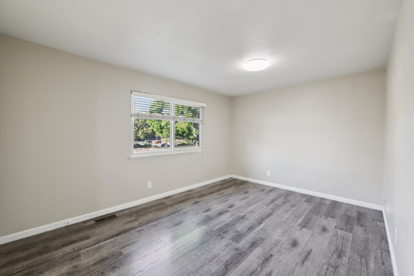Detail Gallery Image 13 of 23 For 34717 Alvarado Niles Rd #3,  Union City,  CA 94587 - 2 Beds | 1 Baths