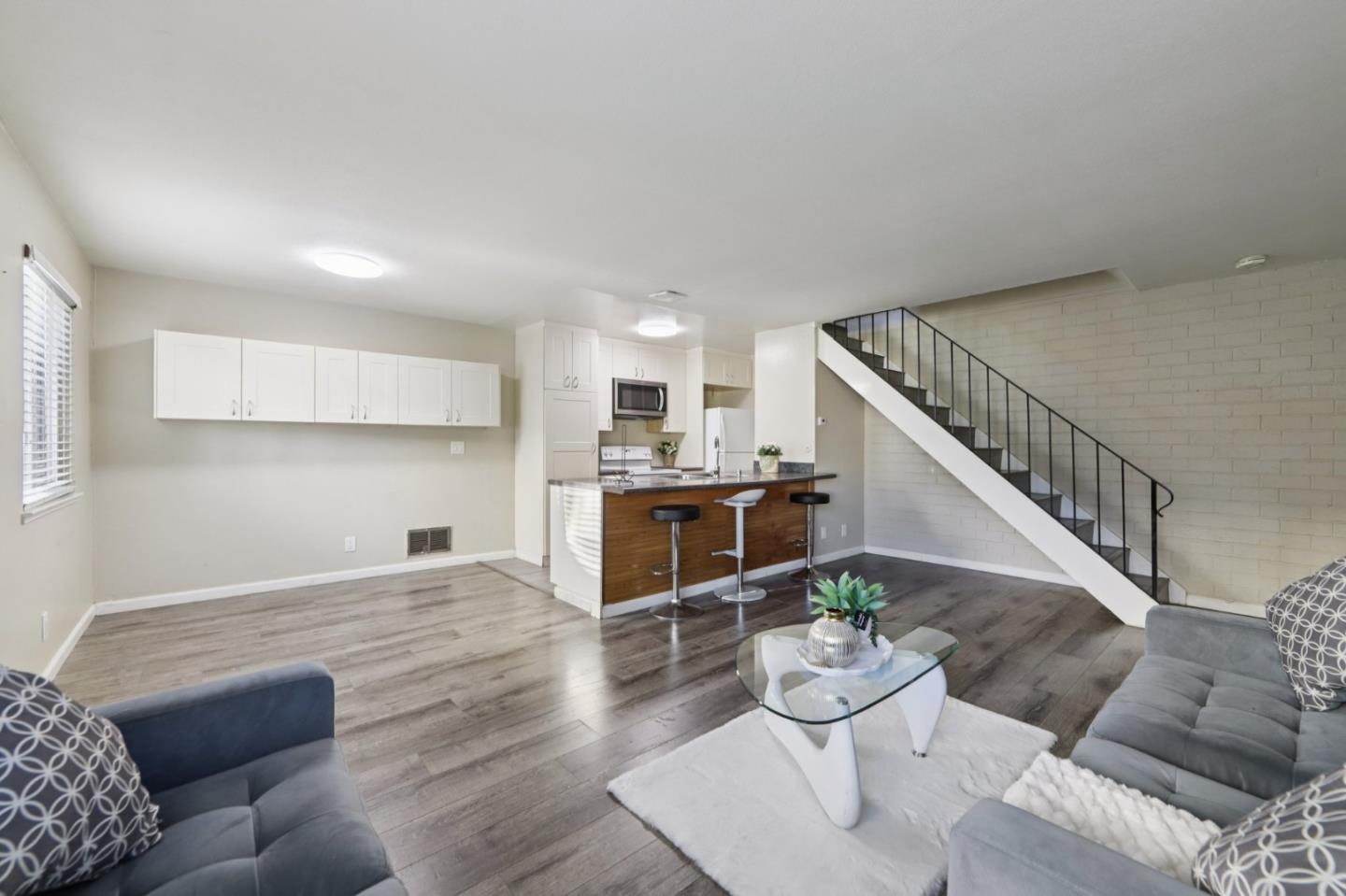 Detail Gallery Image 6 of 23 For 34717 Alvarado Niles Rd #3,  Union City,  CA 94587 - 2 Beds | 1 Baths