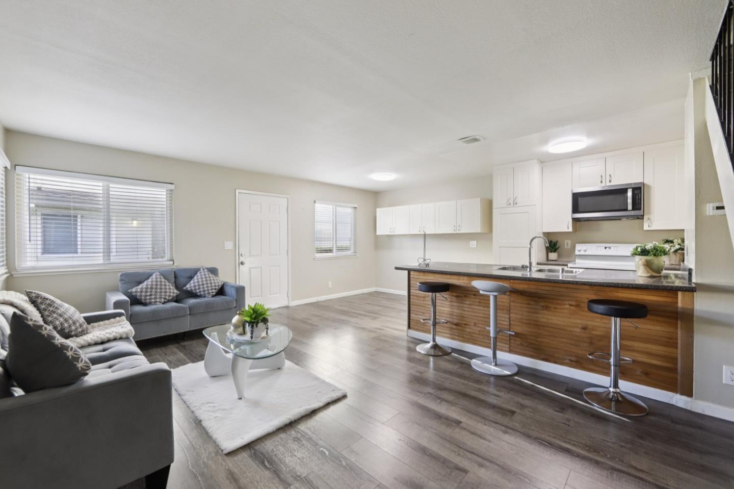 Detail Gallery Image 8 of 23 For 34717 Alvarado Niles Rd #3,  Union City,  CA 94587 - 2 Beds | 1 Baths