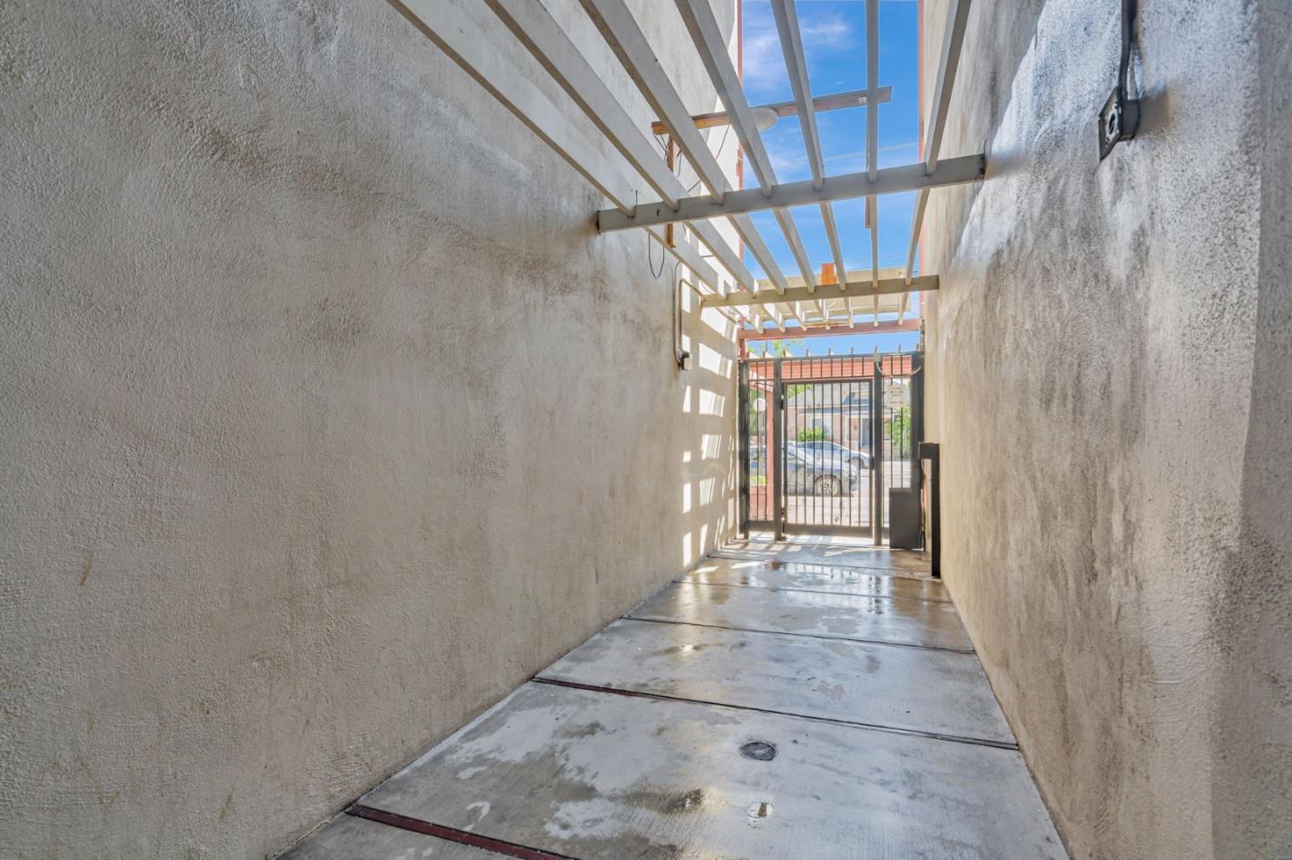 Detail Gallery Image 5 of 23 For 555 S 10th St, San Jose,  CA 95112 - – Beds | – Baths
