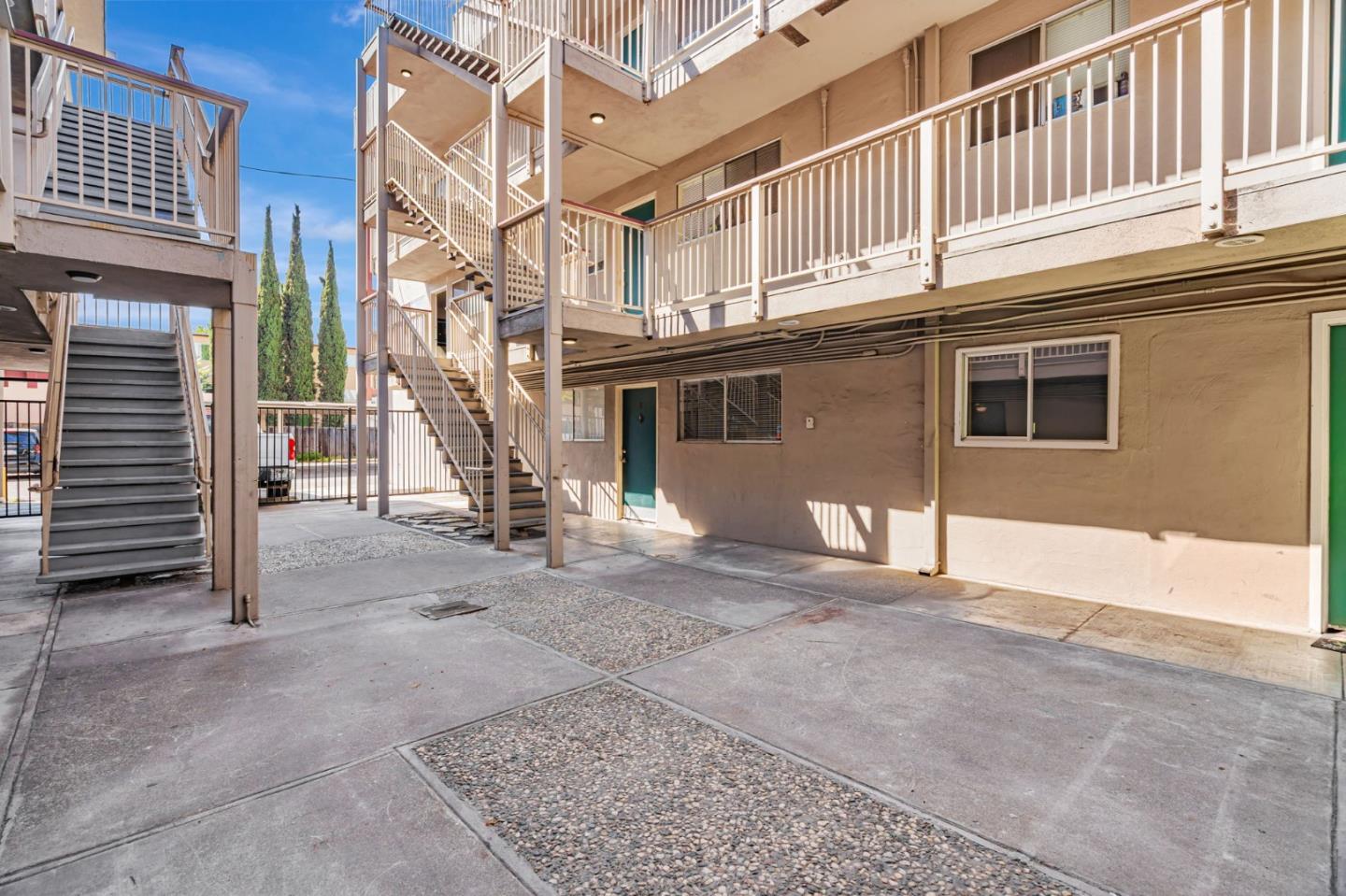 Detail Gallery Image 6 of 23 For 555 S 10th St, San Jose,  CA 95112 - – Beds | – Baths