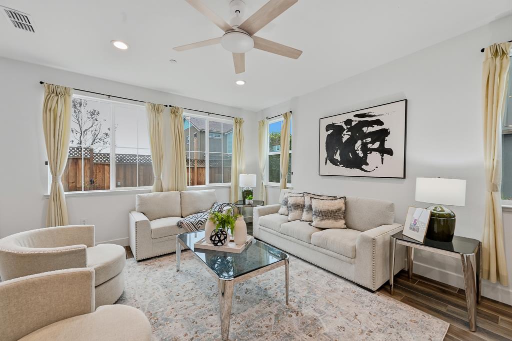 Detail Gallery Image 10 of 74 For 1372 S Melville Ln, Tracy,  CA 95391 - 4 Beds | 3 Baths