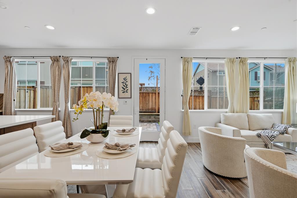 Detail Gallery Image 11 of 74 For 1372 S Melville Ln, Tracy,  CA 95391 - 4 Beds | 3 Baths