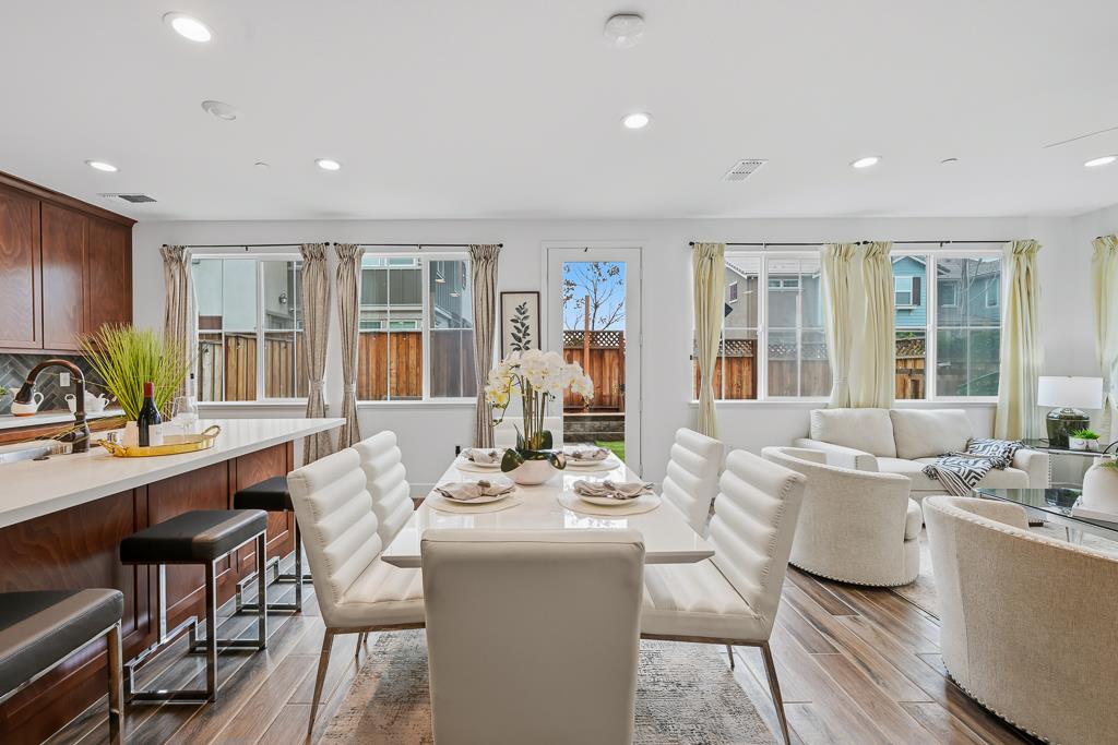 Detail Gallery Image 17 of 74 For 1372 S Melville Ln, Tracy,  CA 95391 - 4 Beds | 3 Baths