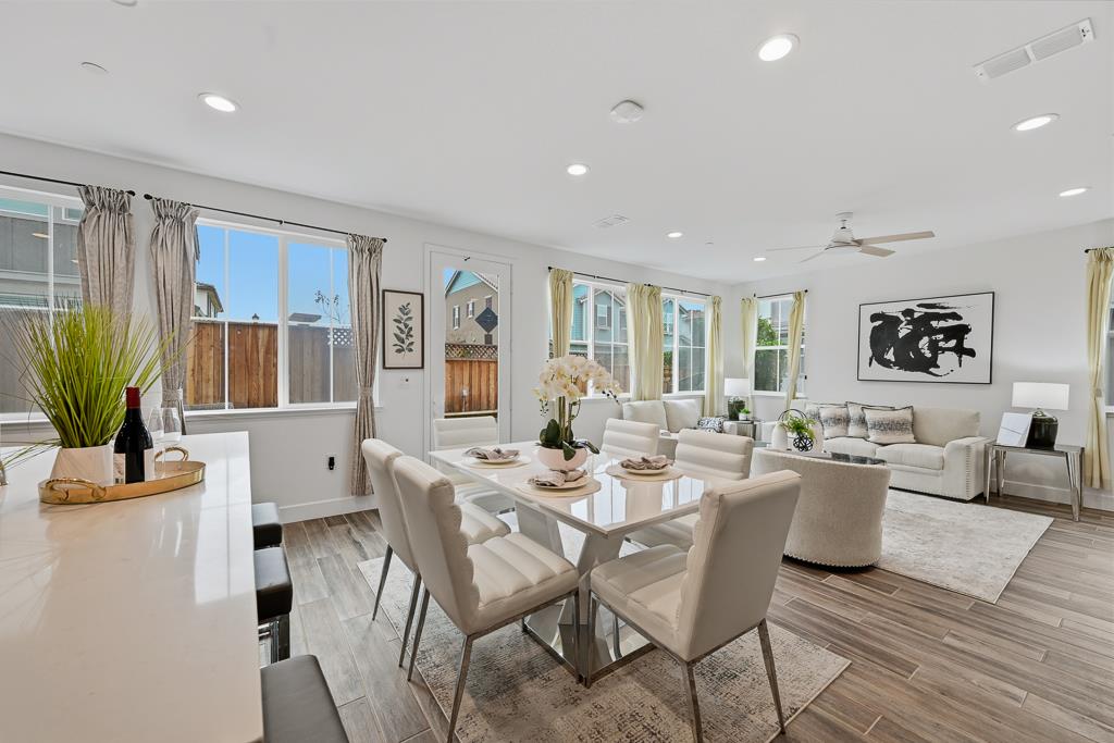 Detail Gallery Image 18 of 74 For 1372 S Melville Ln, Tracy,  CA 95391 - 4 Beds | 3 Baths