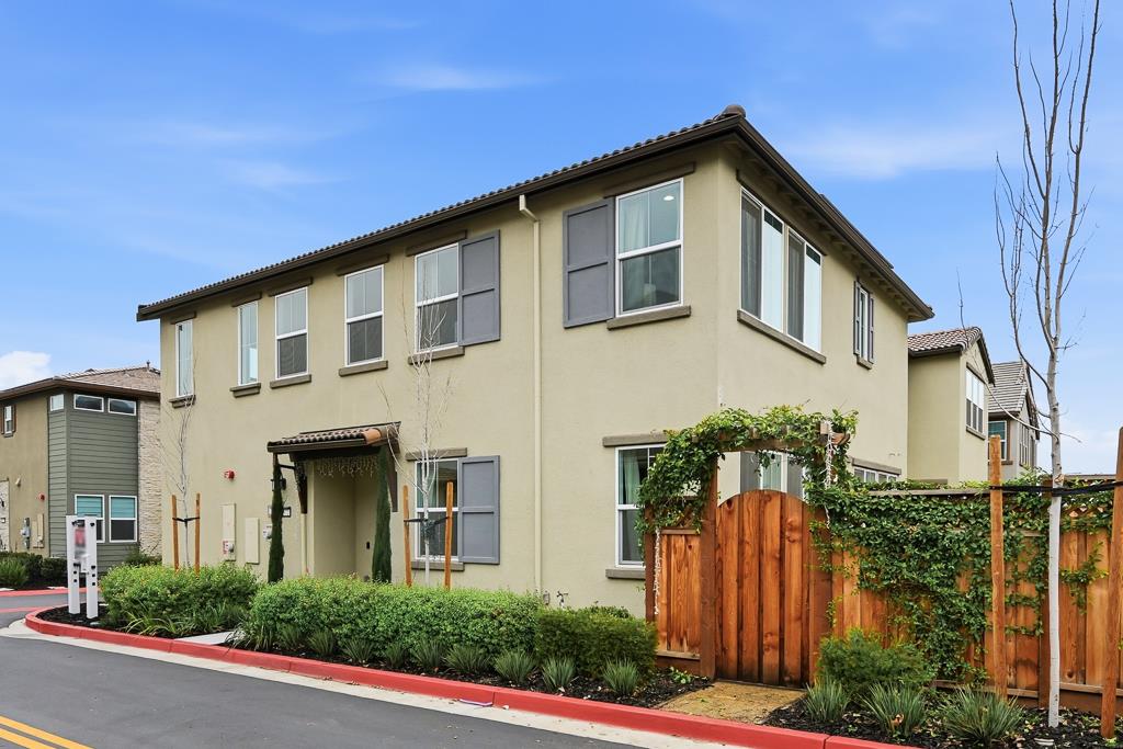 Detail Gallery Image 2 of 74 For 1372 S Melville Ln, Tracy,  CA 95391 - 4 Beds | 3 Baths