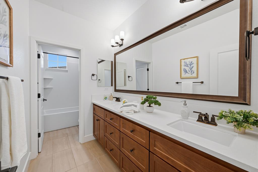 Detail Gallery Image 40 of 74 For 1372 S Melville Ln, Tracy,  CA 95391 - 4 Beds | 3 Baths