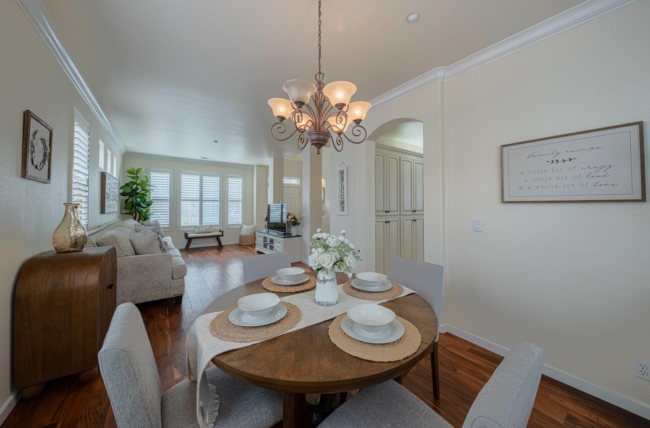 Detail Gallery Image 10 of 44 For 1818 Lancashire Dr, Salinas,  CA 93906 - 5 Beds | 3 Baths