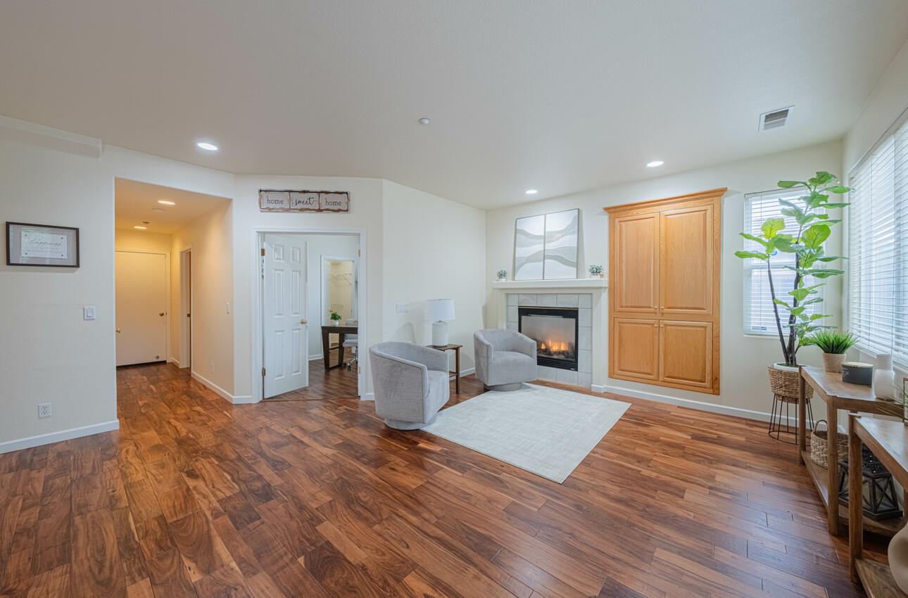 Detail Gallery Image 17 of 44 For 1818 Lancashire Dr, Salinas,  CA 93906 - 5 Beds | 3 Baths