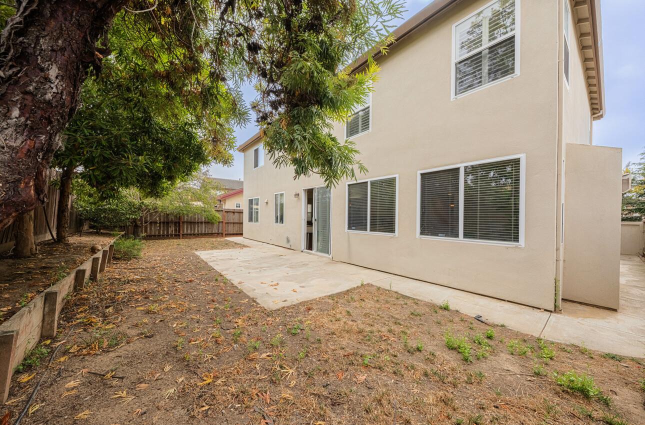 Detail Gallery Image 19 of 44 For 1818 Lancashire Dr, Salinas,  CA 93906 - 5 Beds | 3 Baths