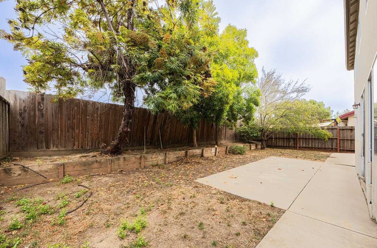 Detail Gallery Image 20 of 44 For 1818 Lancashire Dr, Salinas,  CA 93906 - 5 Beds | 3 Baths