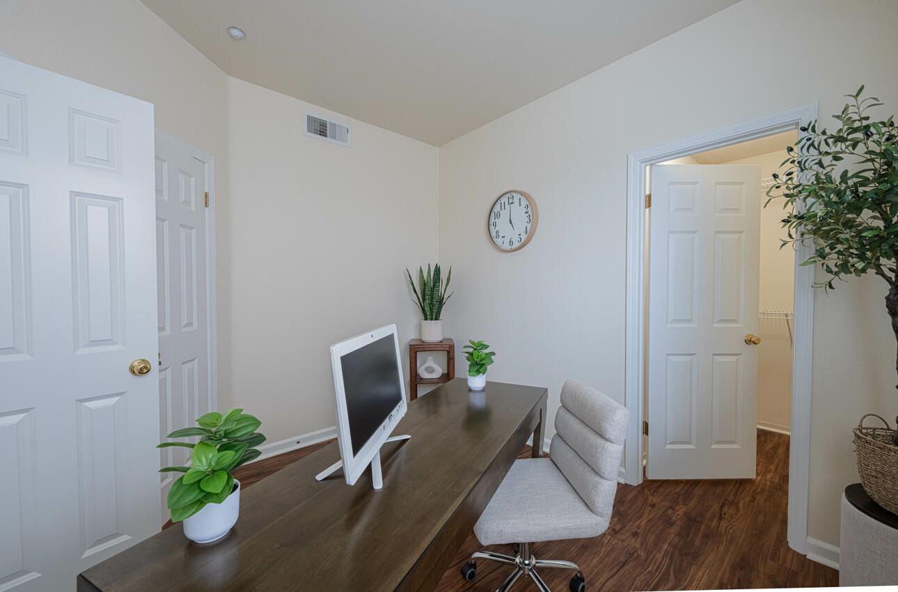 Detail Gallery Image 23 of 44 For 1818 Lancashire Dr, Salinas,  CA 93906 - 5 Beds | 3 Baths