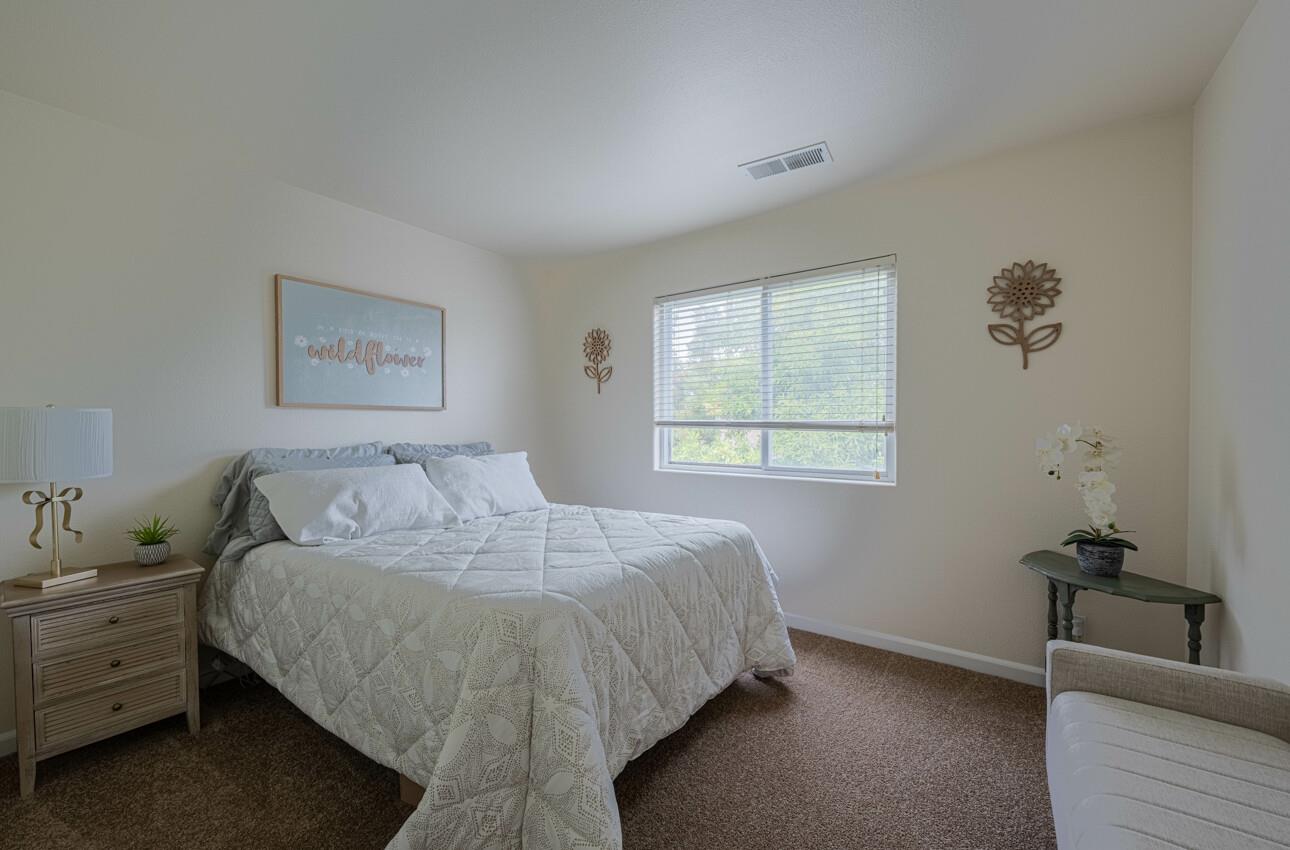 Detail Gallery Image 38 of 44 For 1818 Lancashire Dr, Salinas,  CA 93906 - 5 Beds | 3 Baths