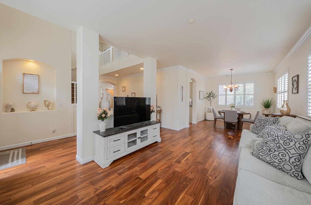 Detail Gallery Image 7 of 44 For 1818 Lancashire Dr, Salinas,  CA 93906 - 5 Beds | 3 Baths