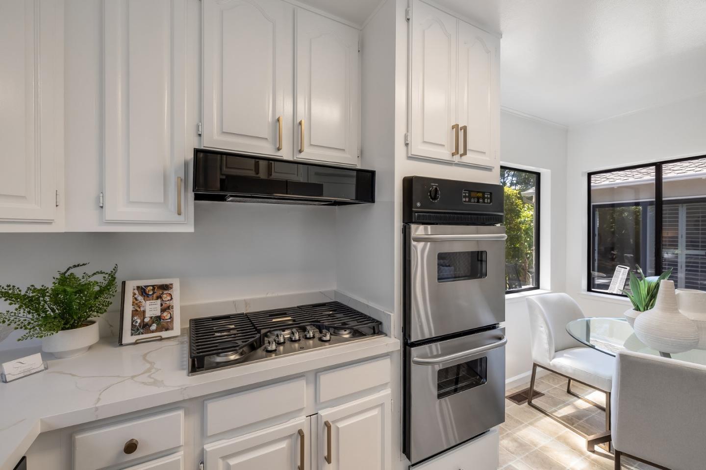Detail Gallery Image 9 of 27 For 1224 Tilia St, San Mateo,  CA 94402 - 3 Beds | 2 Baths