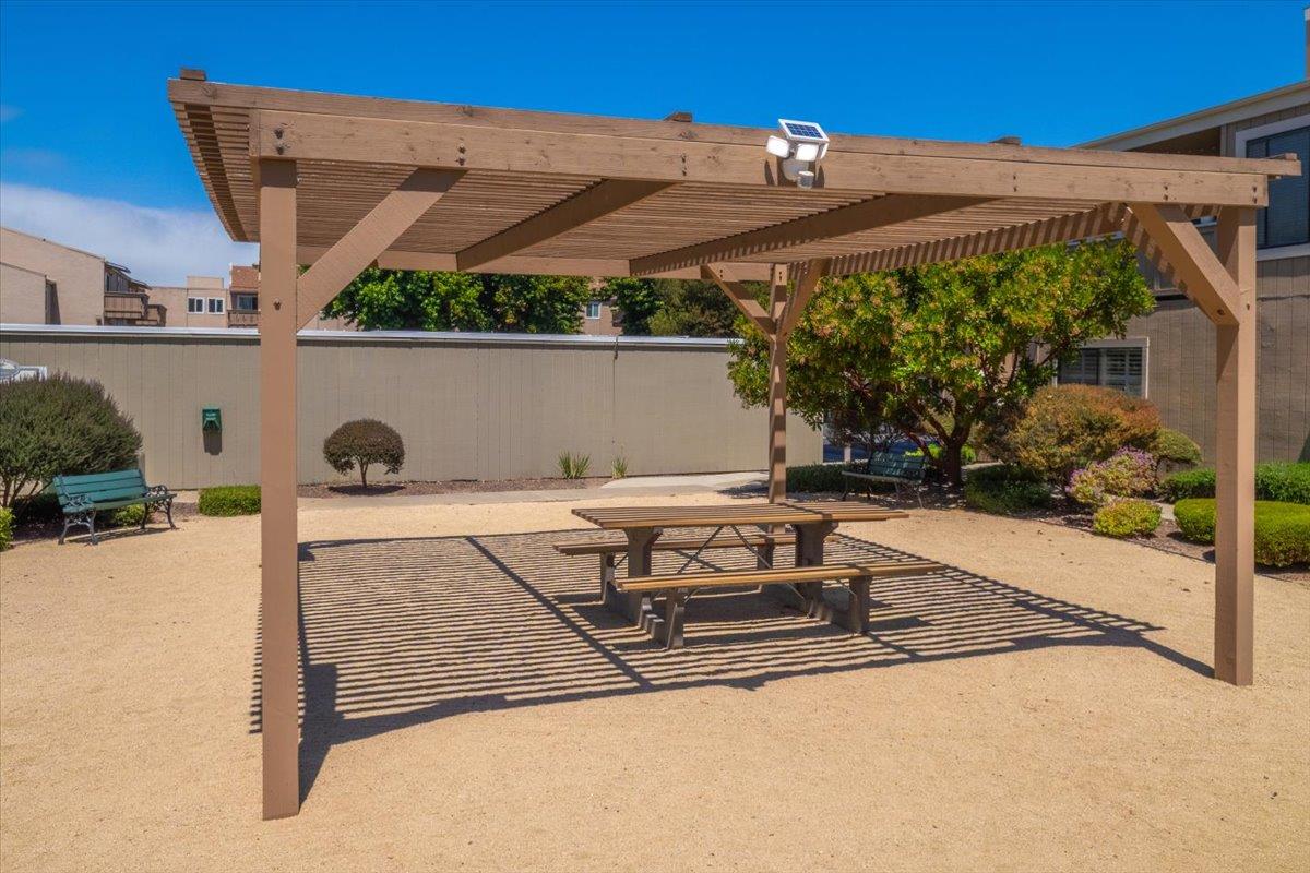 Detail Gallery Image 6 of 17 For 820 Casanova Ave #33,  Monterey,  CA 93940 - 1 Beds | 1 Baths