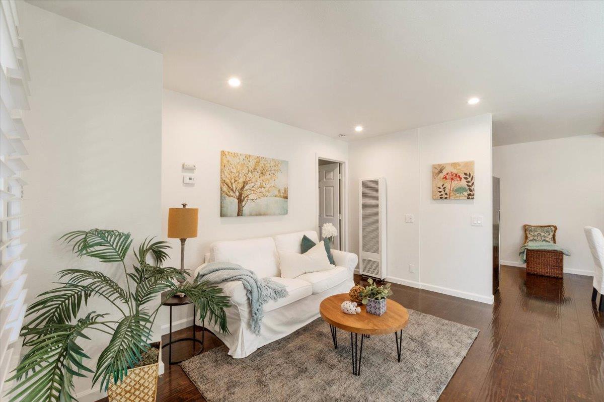 Detail Gallery Image 8 of 17 For 820 Casanova Ave #33,  Monterey,  CA 93940 - 1 Beds | 1 Baths