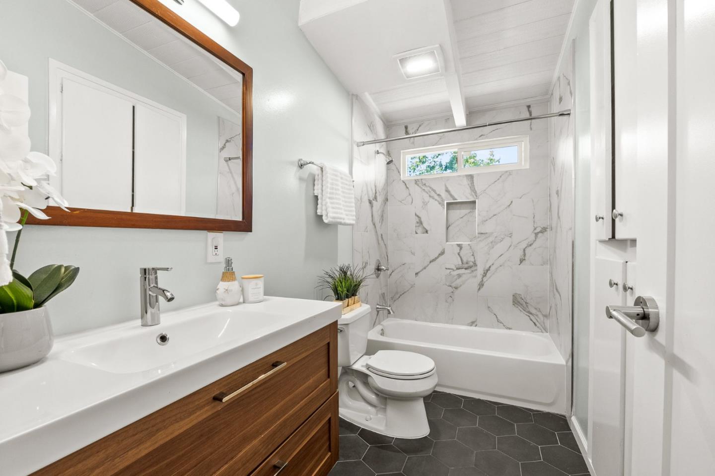 Detail Gallery Image 25 of 49 For 49 Gresel St, Hayward,  CA 94544 - 3 Beds | 2 Baths