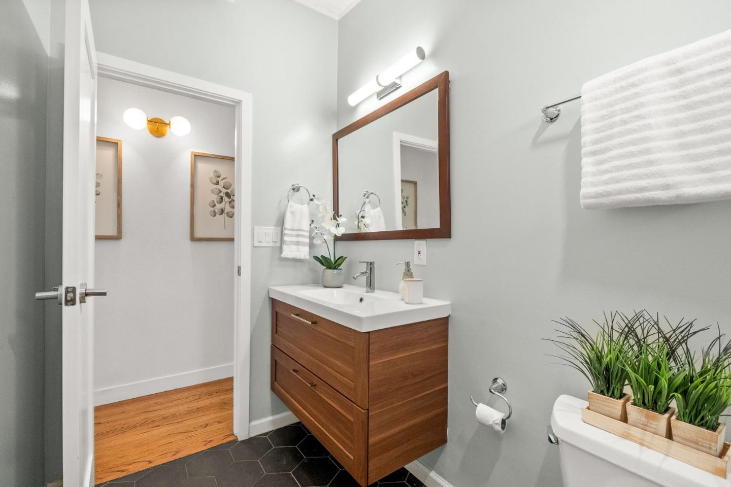 Detail Gallery Image 26 of 49 For 49 Gresel St, Hayward,  CA 94544 - 3 Beds | 2 Baths