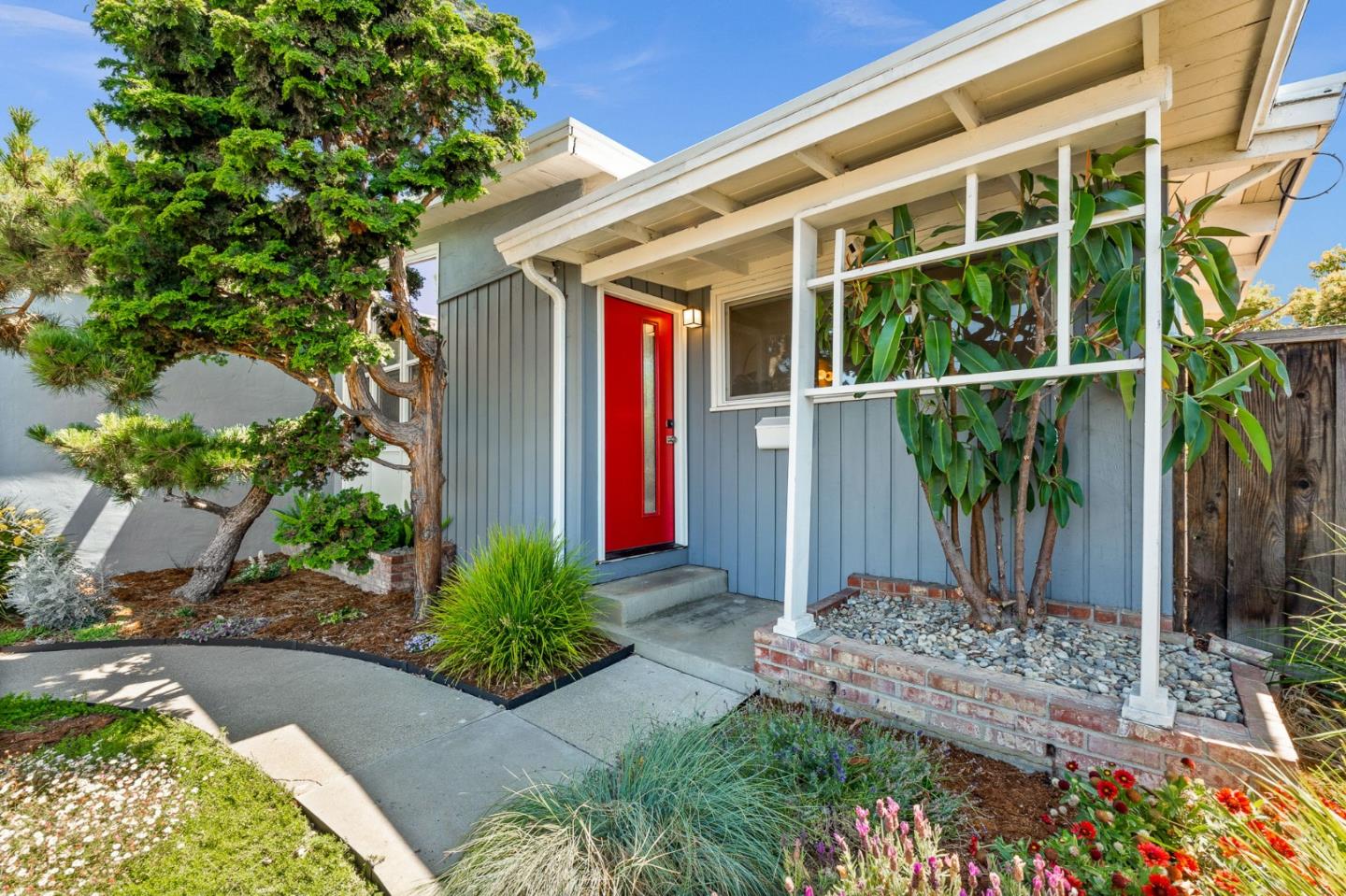 Detail Gallery Image 6 of 49 For 49 Gresel St, Hayward,  CA 94544 - 3 Beds | 2 Baths