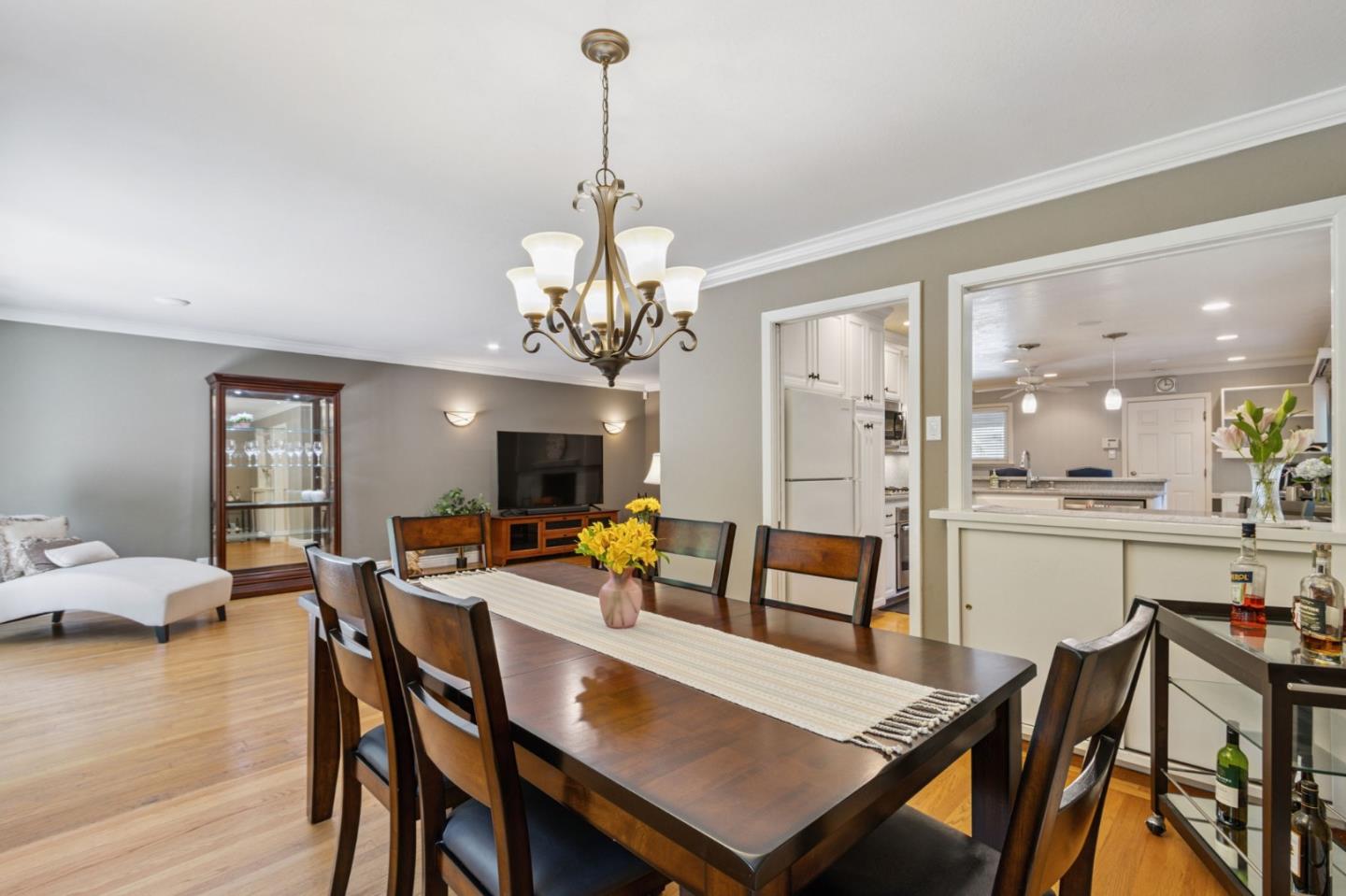 Detail Gallery Image 10 of 48 For 2920 Brittan Ave, San Carlos,  CA 94070 - 3 Beds | 2 Baths