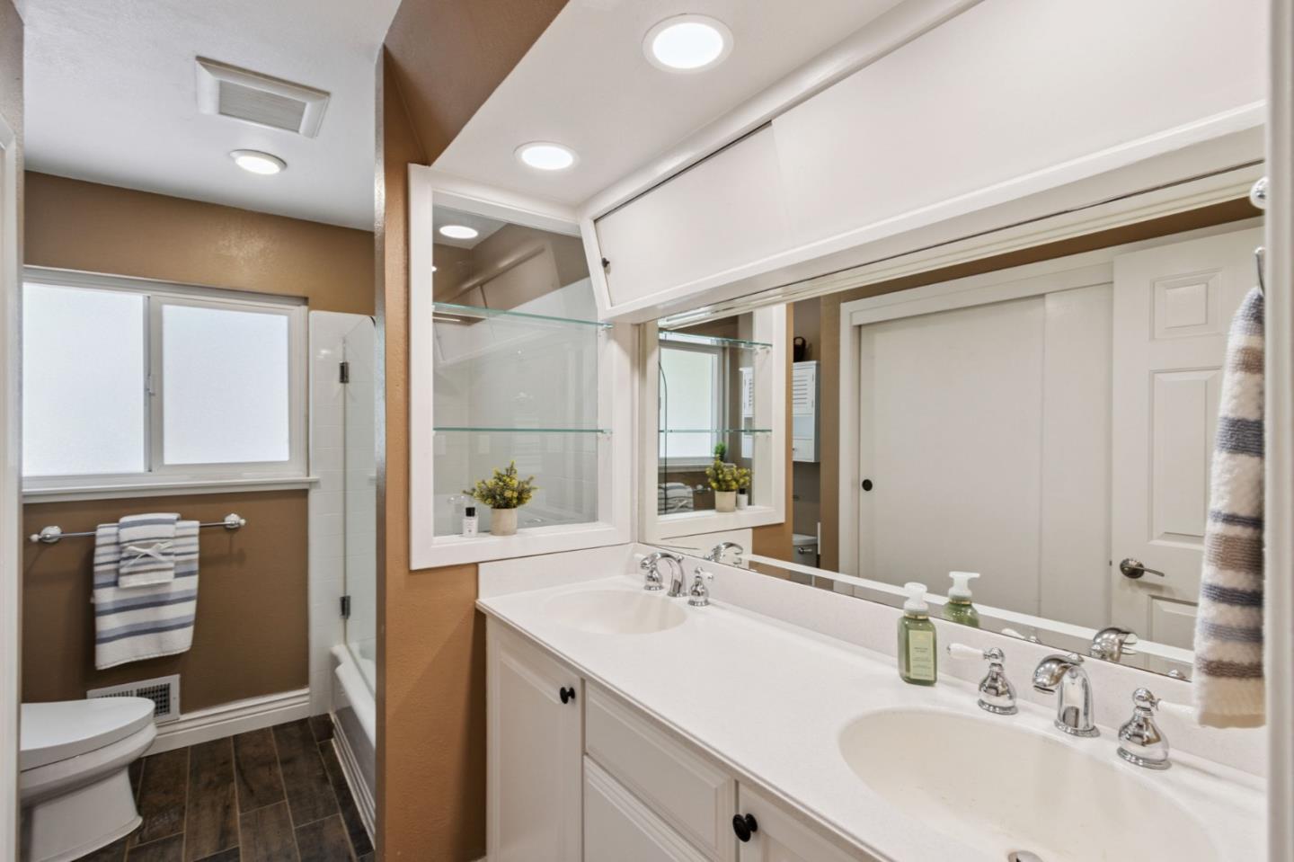 Detail Gallery Image 23 of 48 For 2920 Brittan Ave, San Carlos,  CA 94070 - 3 Beds | 2 Baths