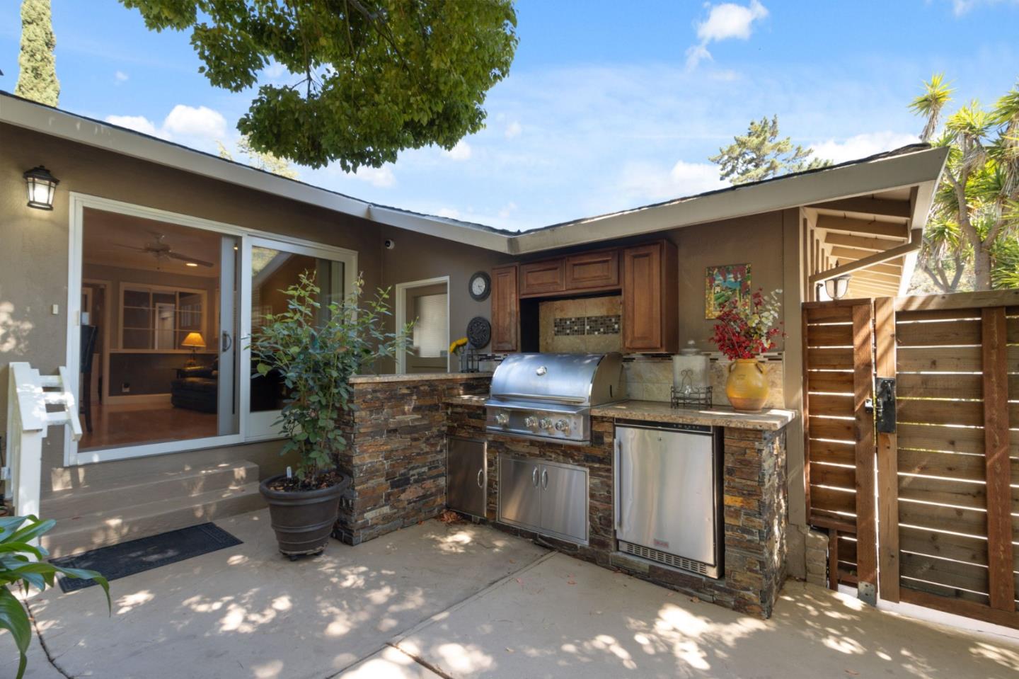 Detail Gallery Image 24 of 48 For 2920 Brittan Ave, San Carlos,  CA 94070 - 3 Beds | 2 Baths