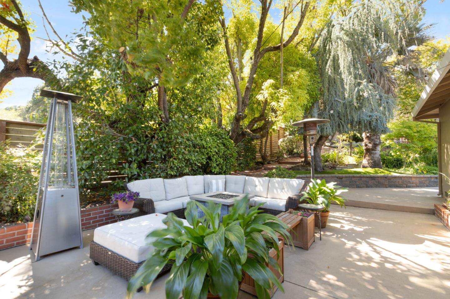 Detail Gallery Image 26 of 48 For 2920 Brittan Ave, San Carlos,  CA 94070 - 3 Beds | 2 Baths