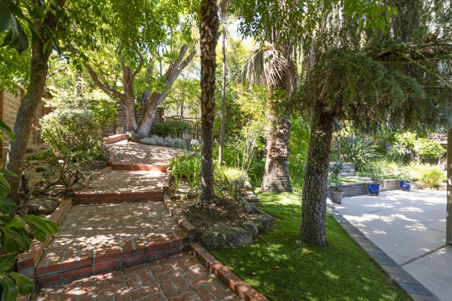 Detail Gallery Image 33 of 48 For 2920 Brittan Ave, San Carlos,  CA 94070 - 3 Beds | 2 Baths