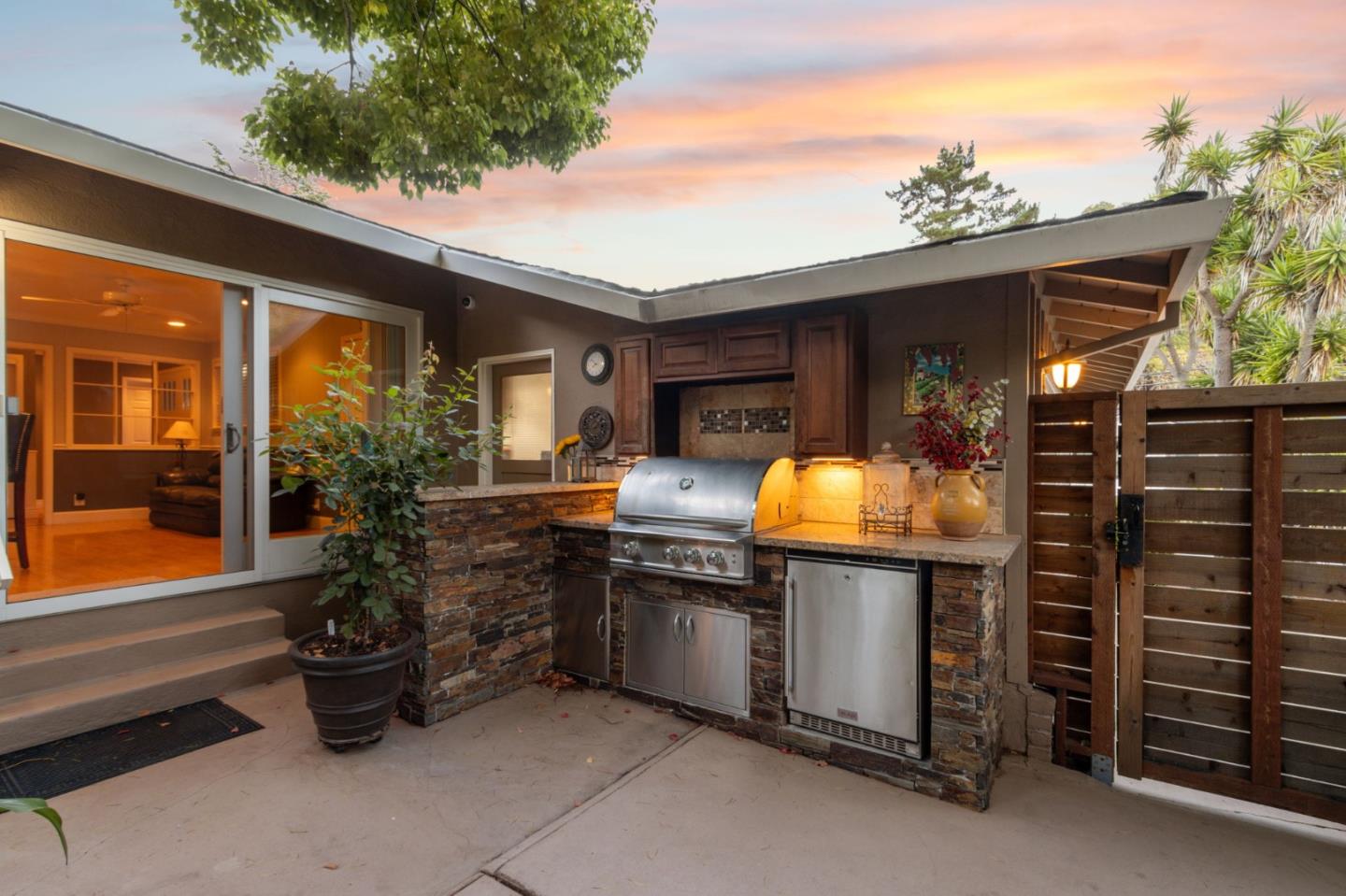 Detail Gallery Image 34 of 48 For 2920 Brittan Ave, San Carlos,  CA 94070 - 3 Beds | 2 Baths
