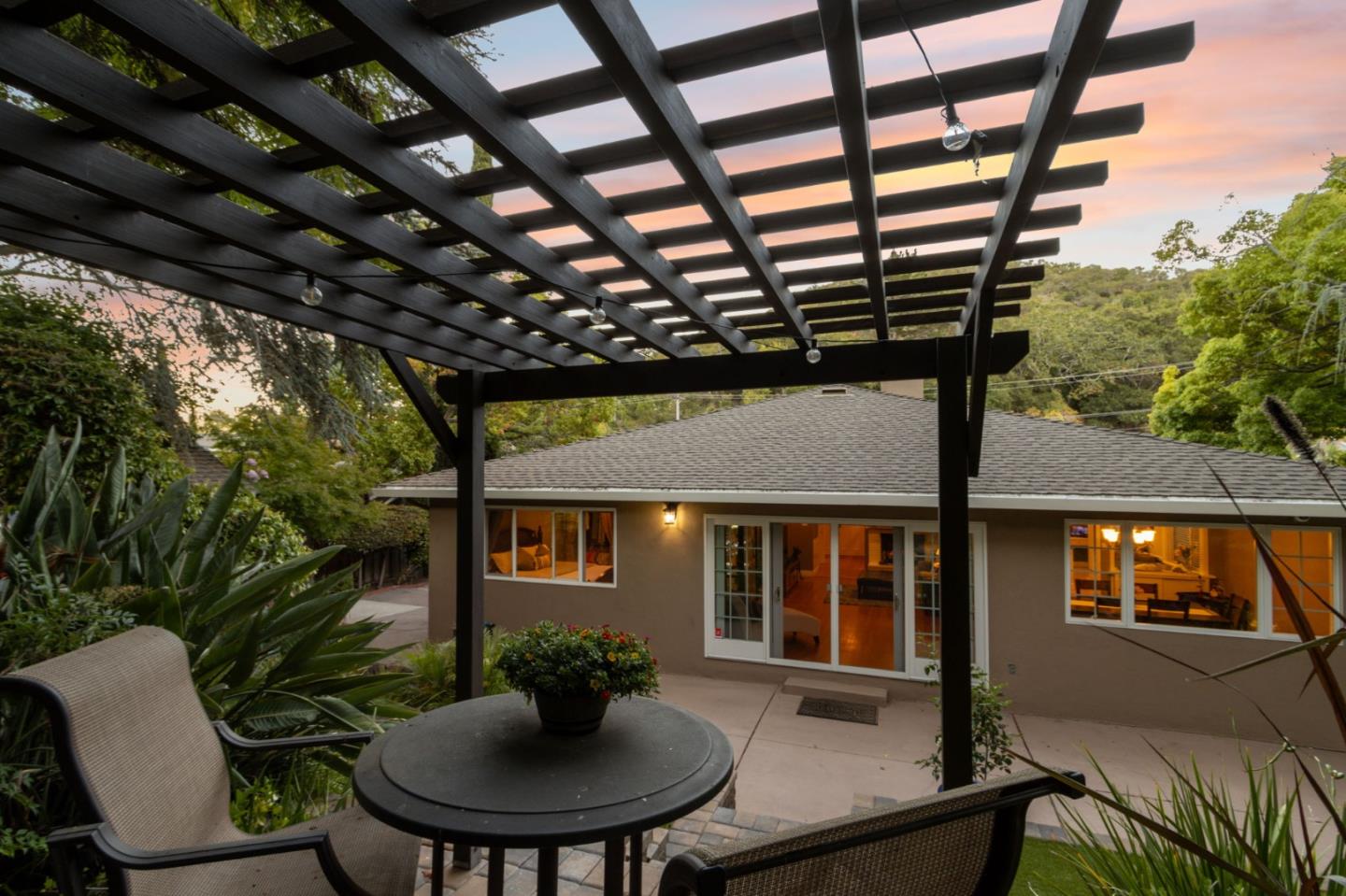 Detail Gallery Image 38 of 48 For 2920 Brittan Ave, San Carlos,  CA 94070 - 3 Beds | 2 Baths
