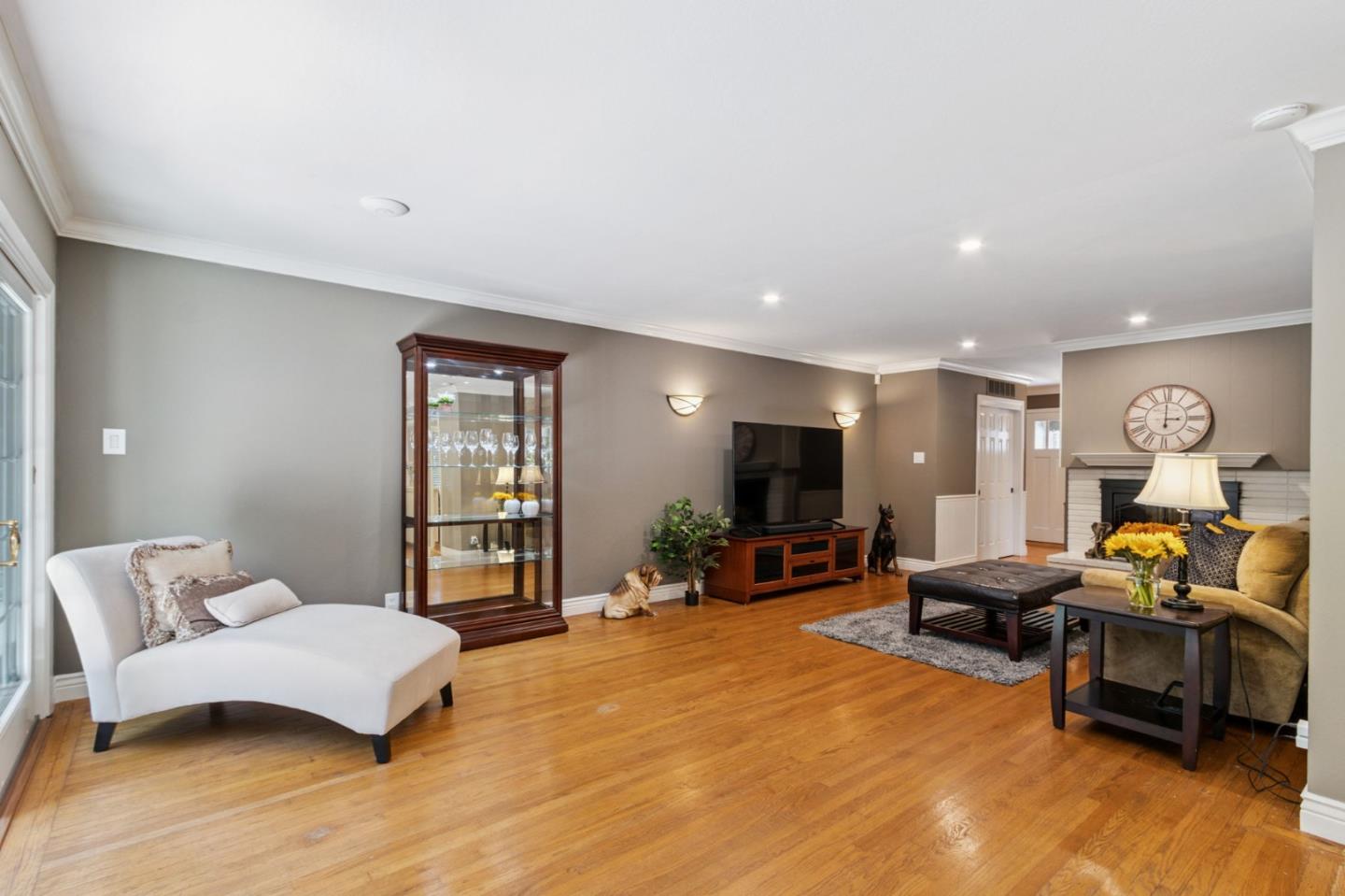 Detail Gallery Image 5 of 48 For 2920 Brittan Ave, San Carlos,  CA 94070 - 3 Beds | 2 Baths