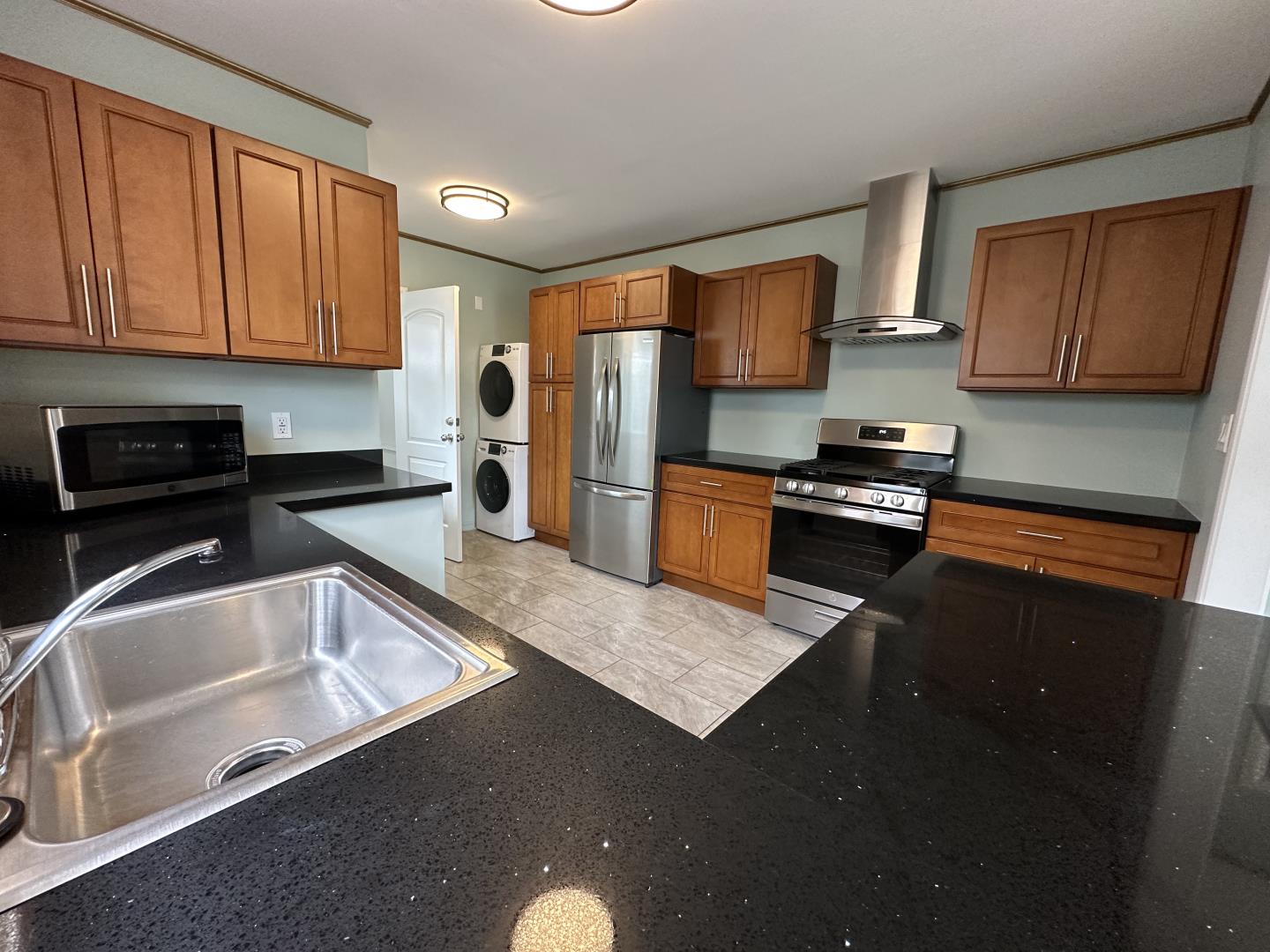 Detail Gallery Image 7 of 20 For 111 Chapman Ave, South San Francisco,  CA 94080 - 3 Beds | 2 Baths